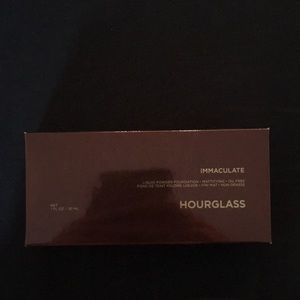 Hourglass foundation immaculate liquid foundation